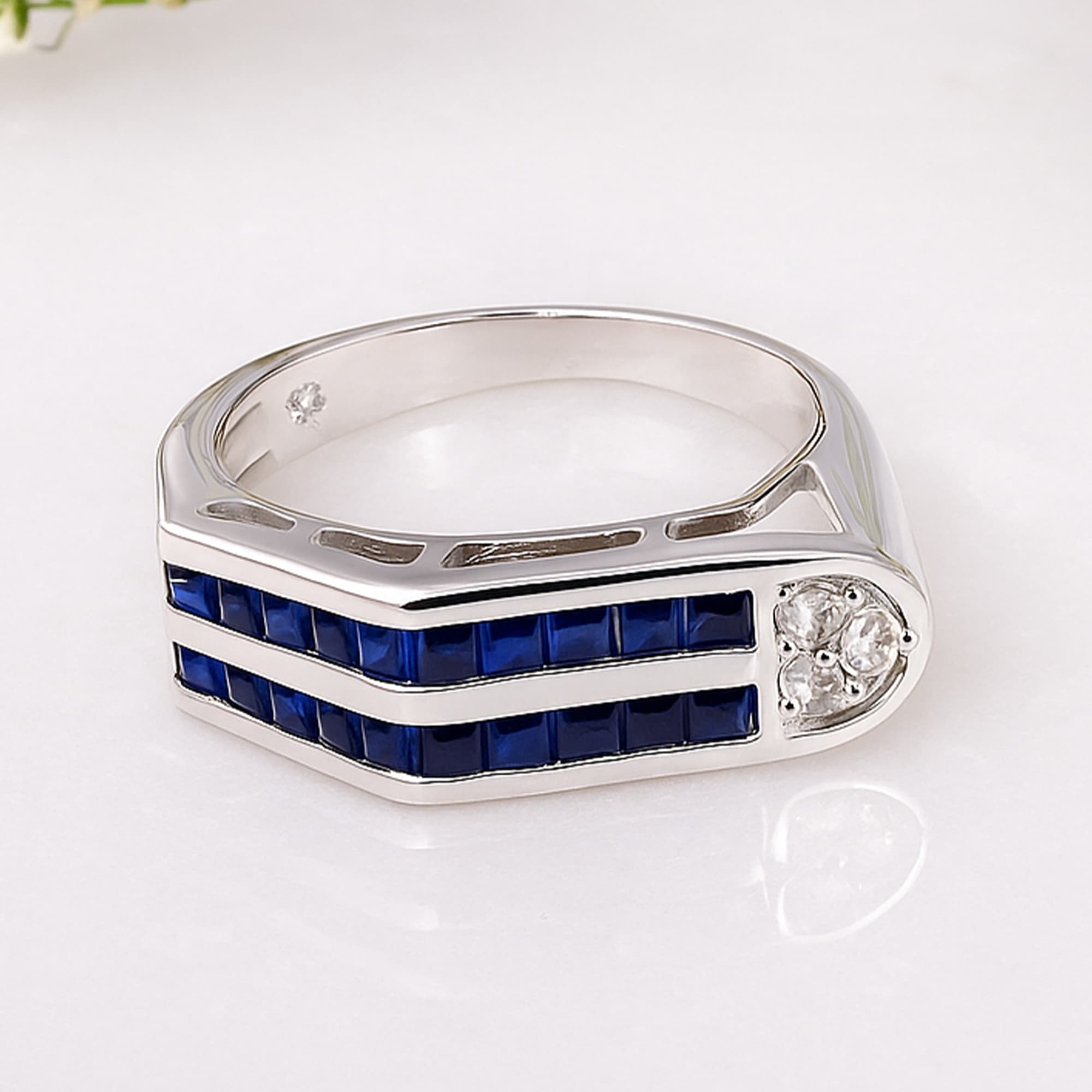 Royal Sapphire Horizon Ring