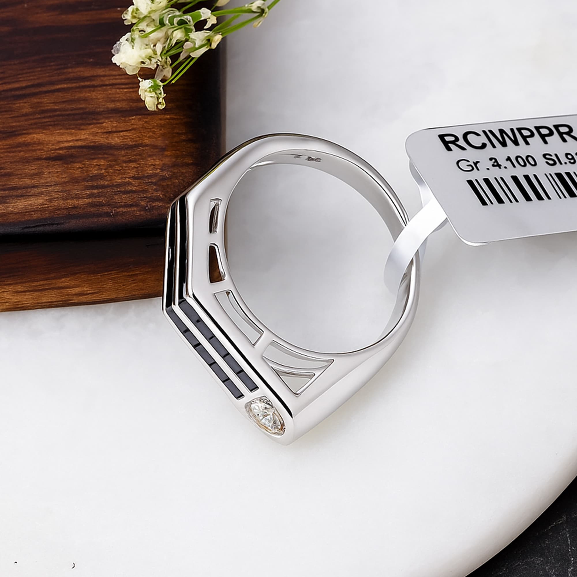 Royal Sapphire Horizon Ring