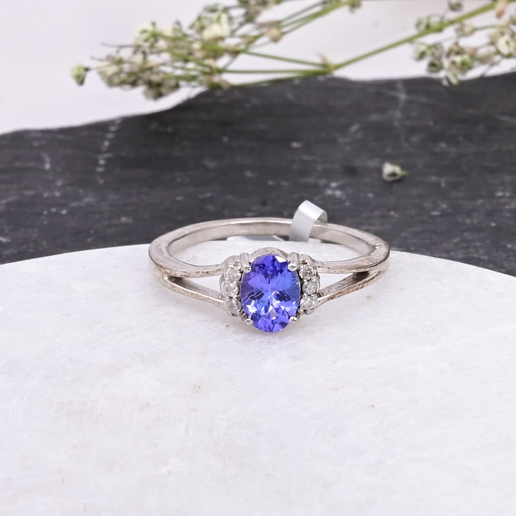 Tanzanite Grace Oval Ring