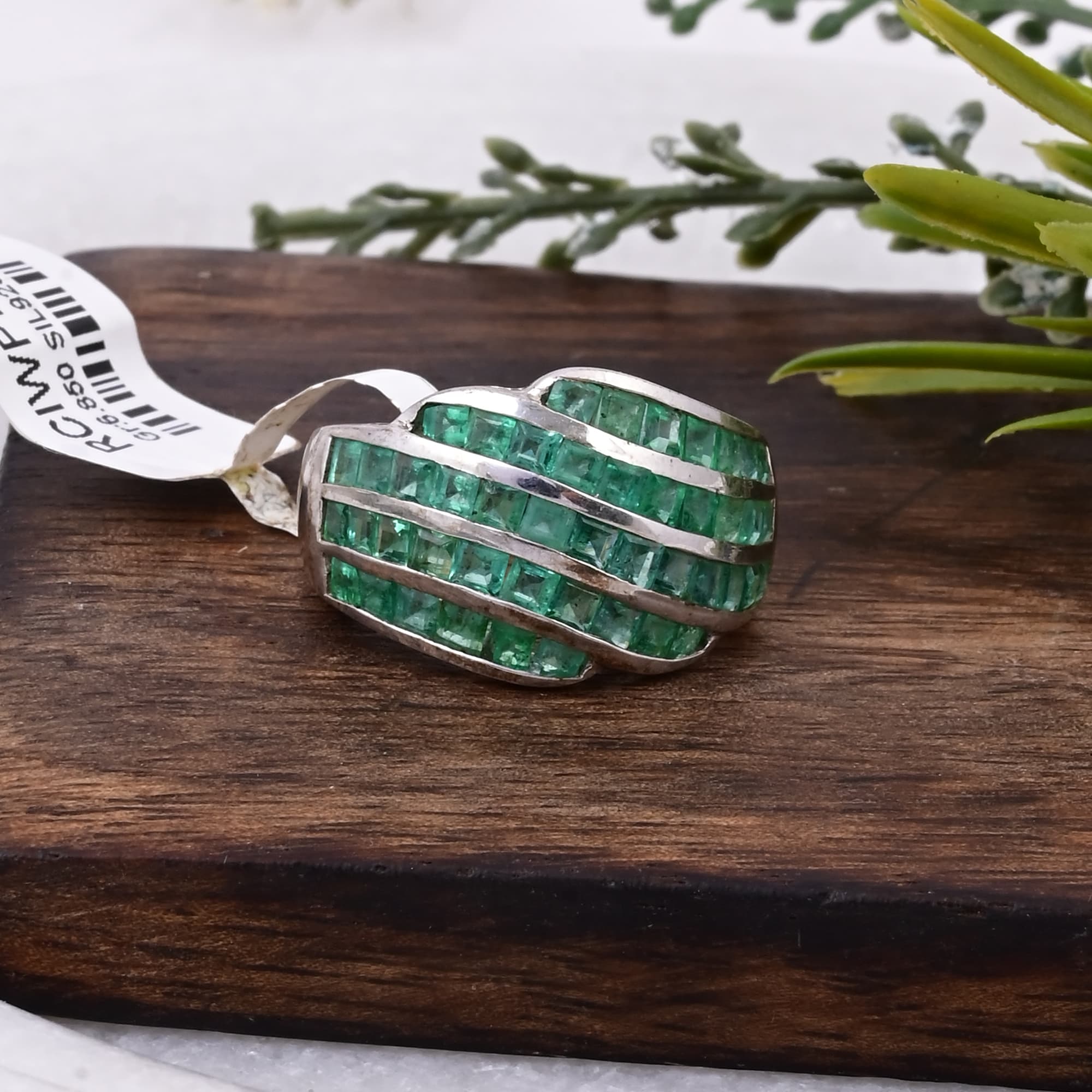 Emerald Ribbon Wave Ring