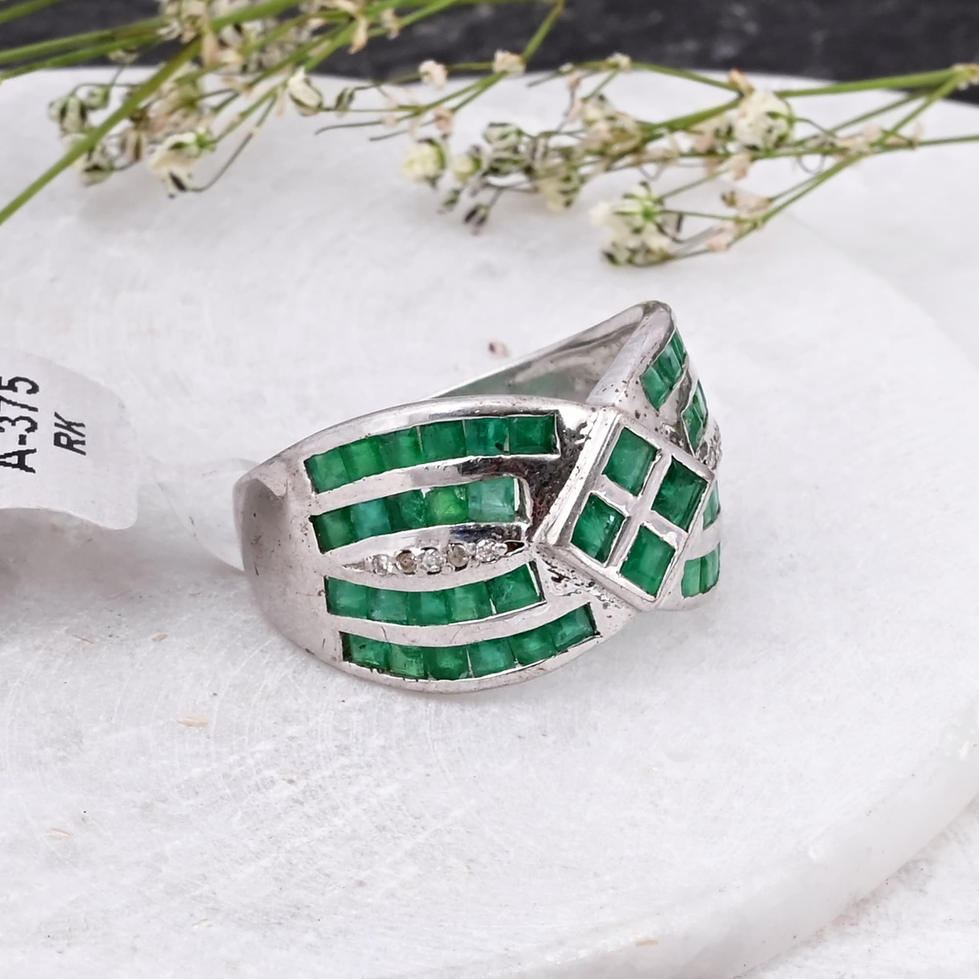 Emerald Ribbon Diamond Ring