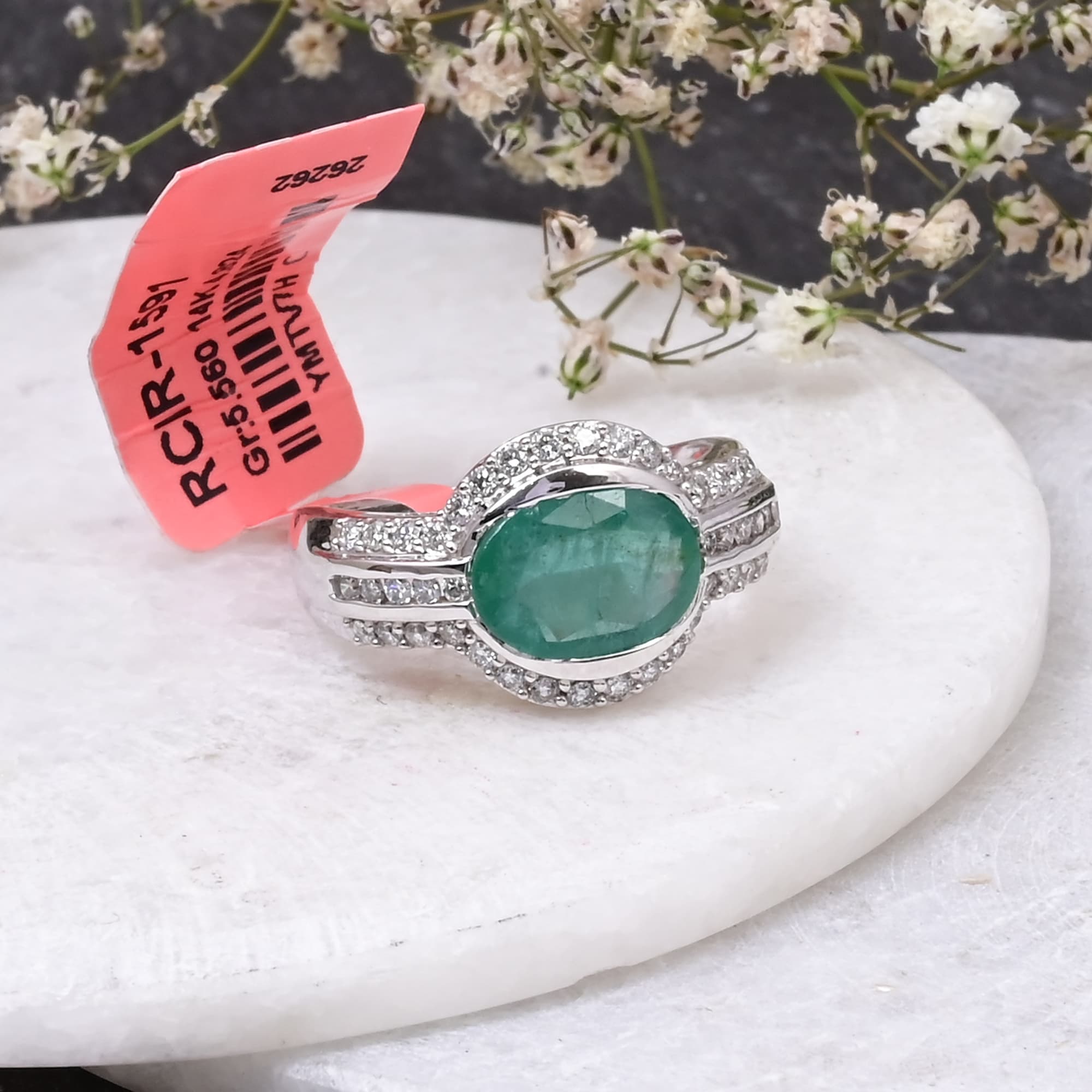 Majestic Emerald Halo Ring