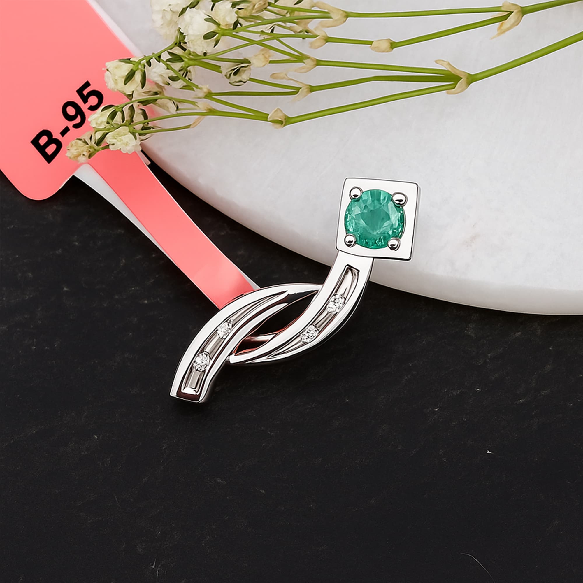 Emerald Twist Grace Pendant