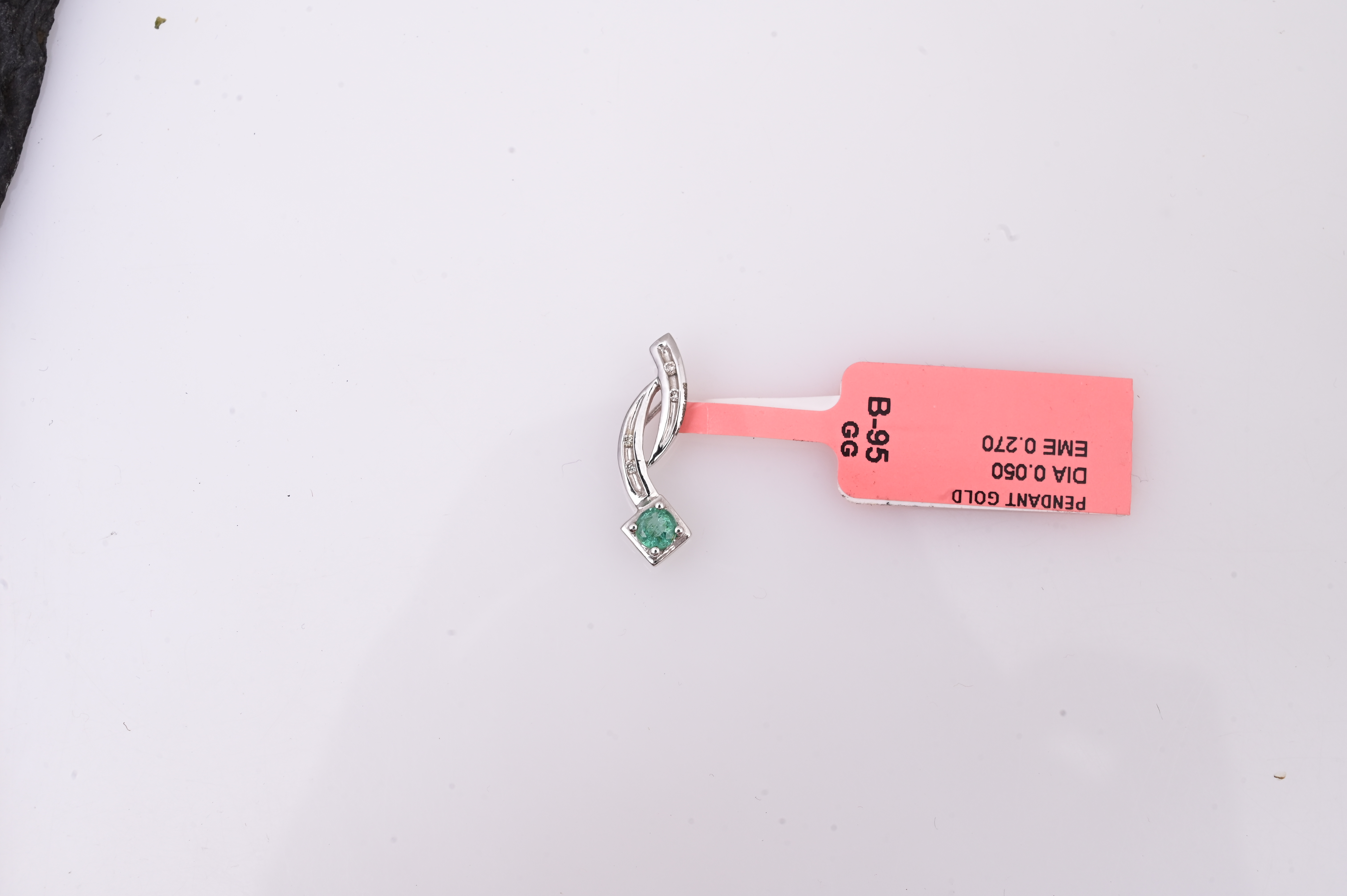 Emerald Twist Grace Pendant