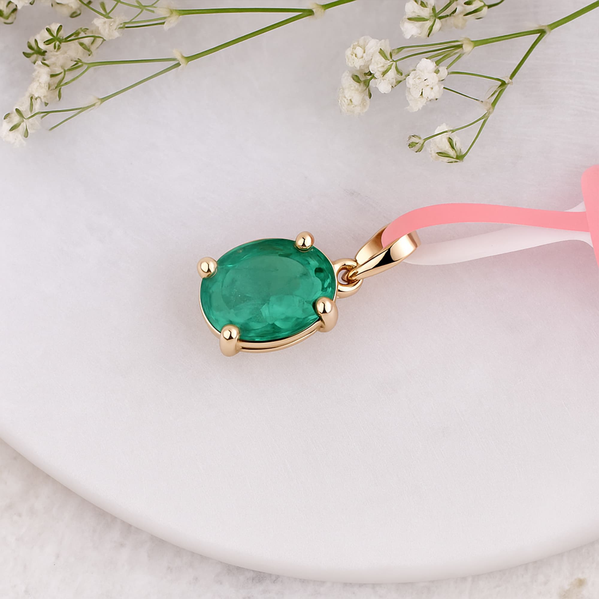 Royal Solitaire Emerald Pendant