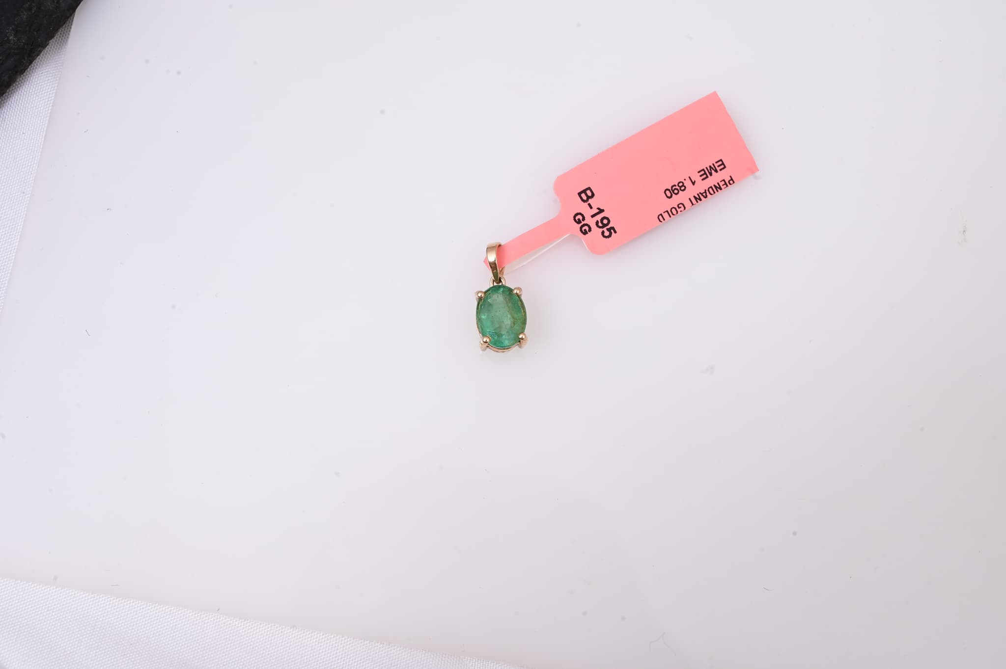 Royal Solitaire Emerald Pendant